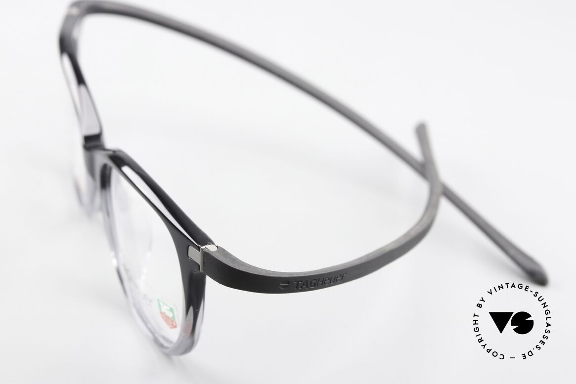 Tag Heuer 3013 Reflex Racing Temples Ideal Fit, ingenious temples adapt to the face; HIGH-END, Made for Men and Women