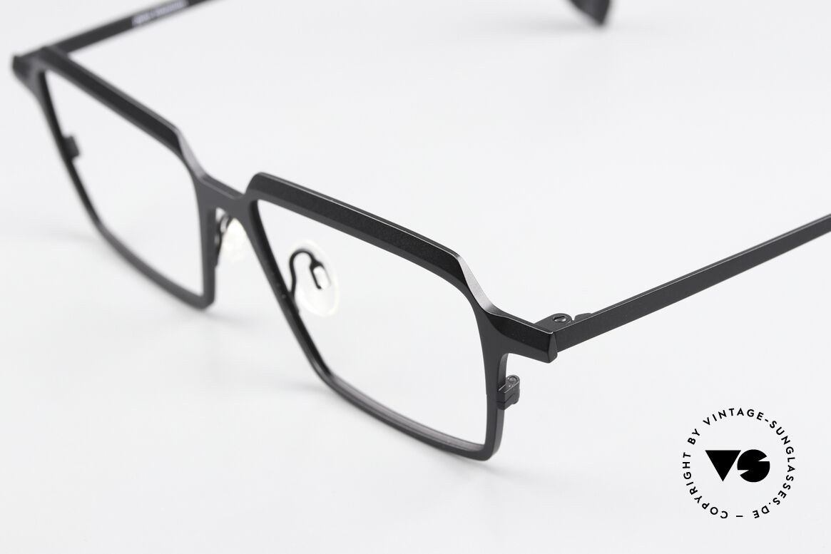 Theo Belgium Flanders Pure Titanium Frame, 2015's frame in size 51-15, color code 05 (black), Made for Men and Women