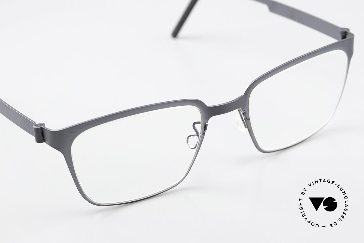 Lindberg 9627 Strip Titanium Striking Designer Specs, unworn, NOS, with an original hard case by Lindberg, Made for Men and Women