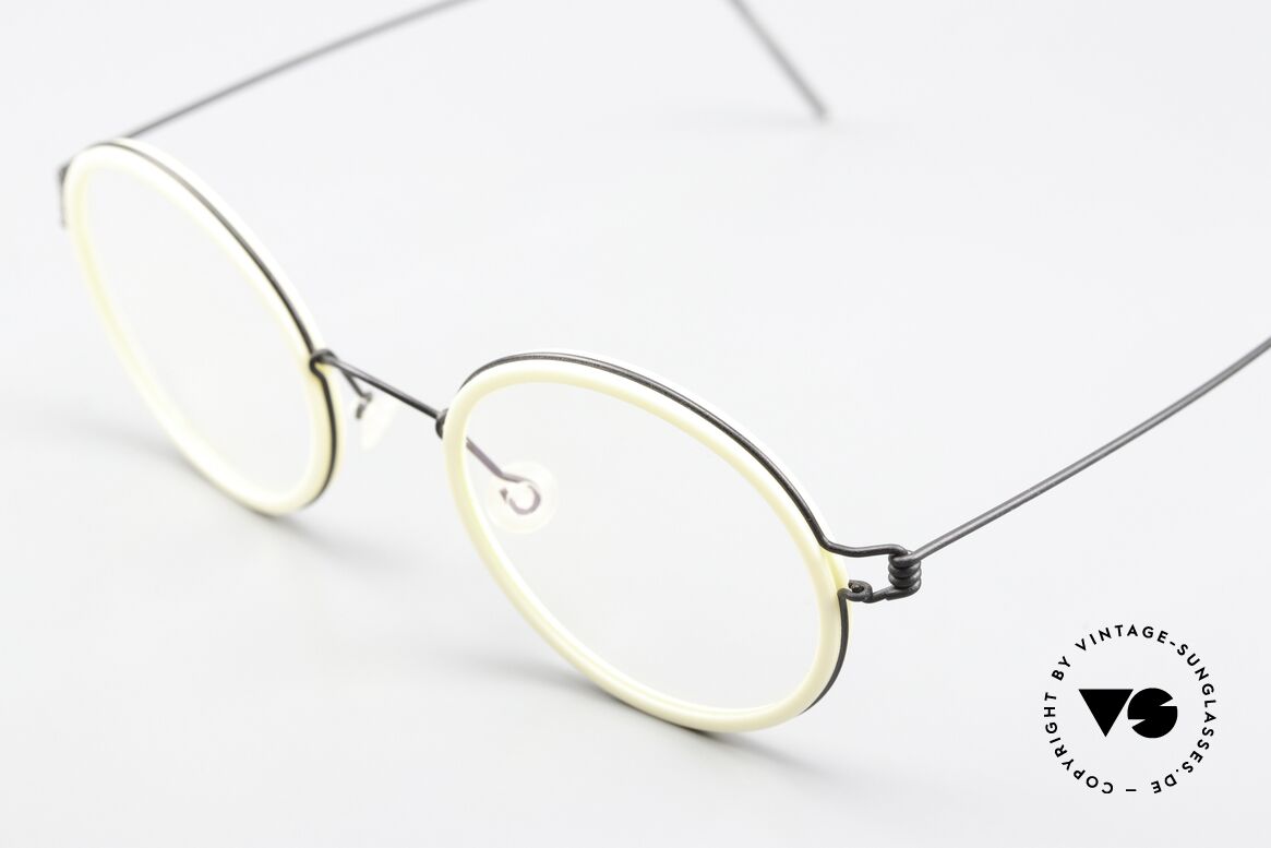 Lindberg Cameron 46 Air Titan Rim Titan Frame Black White, striking refined Air Titan frame with Acetate inner rim, Made for Men and Women
