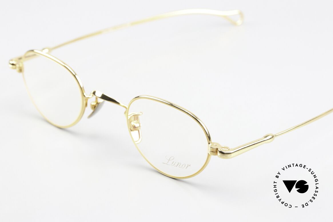 Lunor V 103 Timeless Frame Yellow Gold, from the 2011's collection, but in a well-known quality, Made for Men and Women