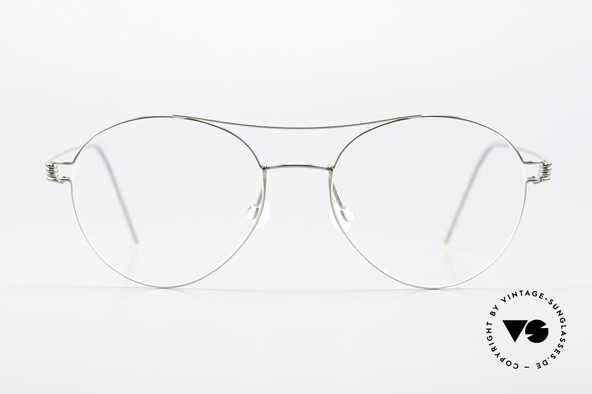 Lindberg Nomi 49 Air Titan Rim Feminine Aviator Design, model Nomi in size 49-17; color P10 = polished silver, Made for Women