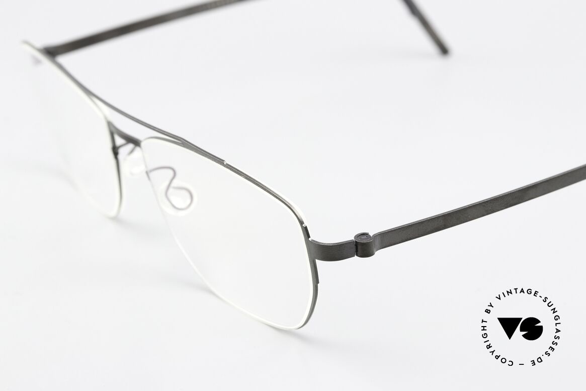Lindberg 9618 Strip Titanium Black Designer Eyewear, bears the predicate "true VINTAGE LINDBERG" for us, Made for Men and Women