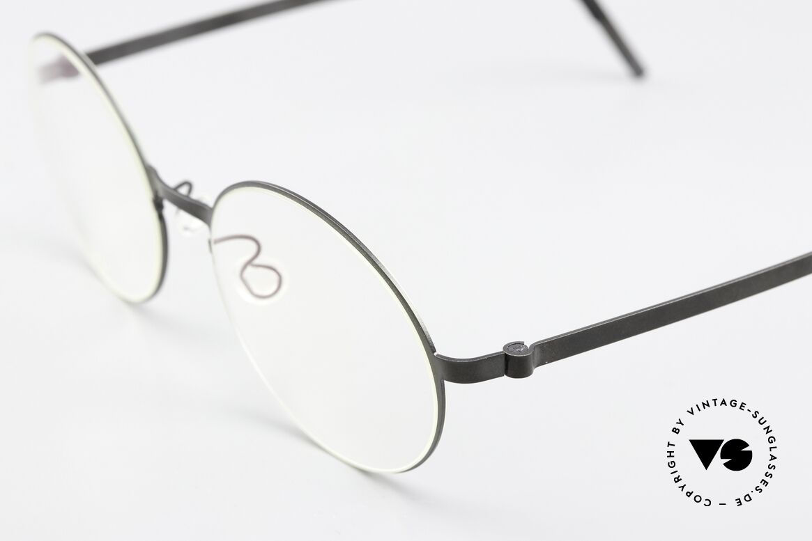 Lindberg 9580 Strip Titanium Designer Frame Matt Black, bears the predicate "true VINTAGE LINDBERG" for us, Made for Men and Women