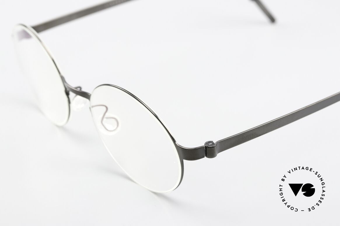 Lindberg 9610 Strip Titanium Titan Frame Polished Black, bears the predicate "true VINTAGE LINDBERG" for us, Made for Men and Women