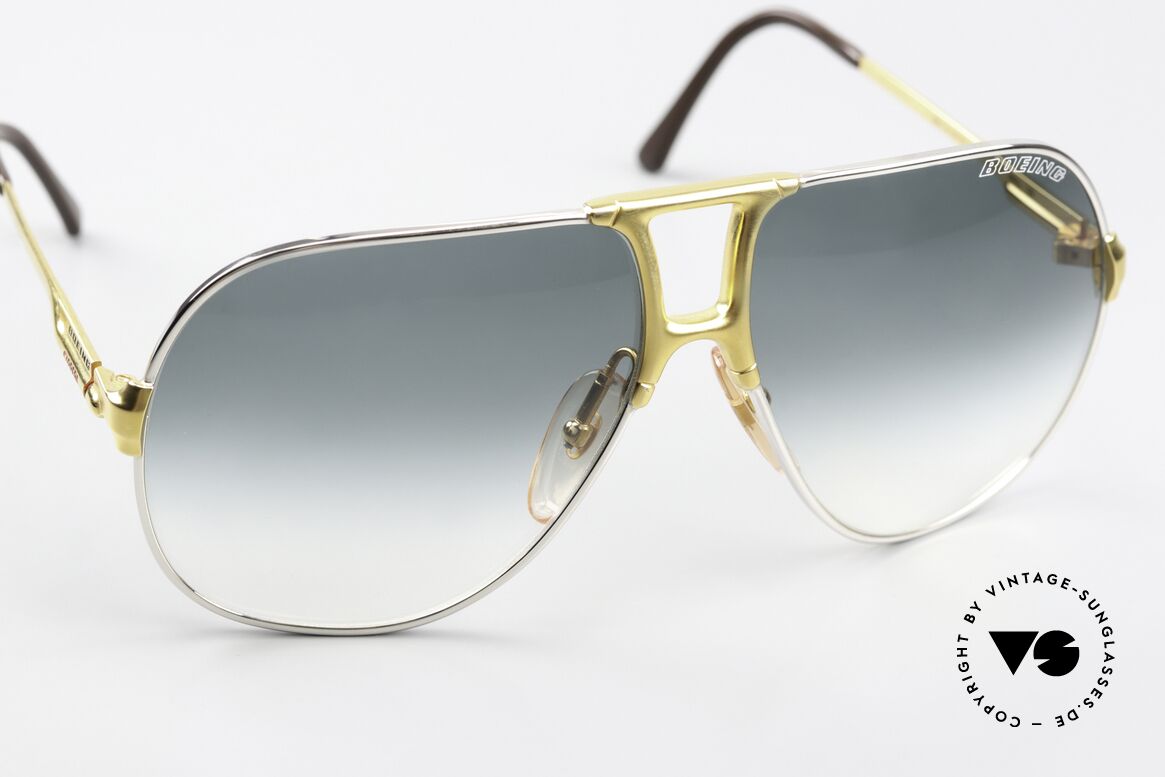 Boeing 5700 Famous 80's Pilots Shades, unworn vintage rarity comes with a case by Persol, Made for Men and Women