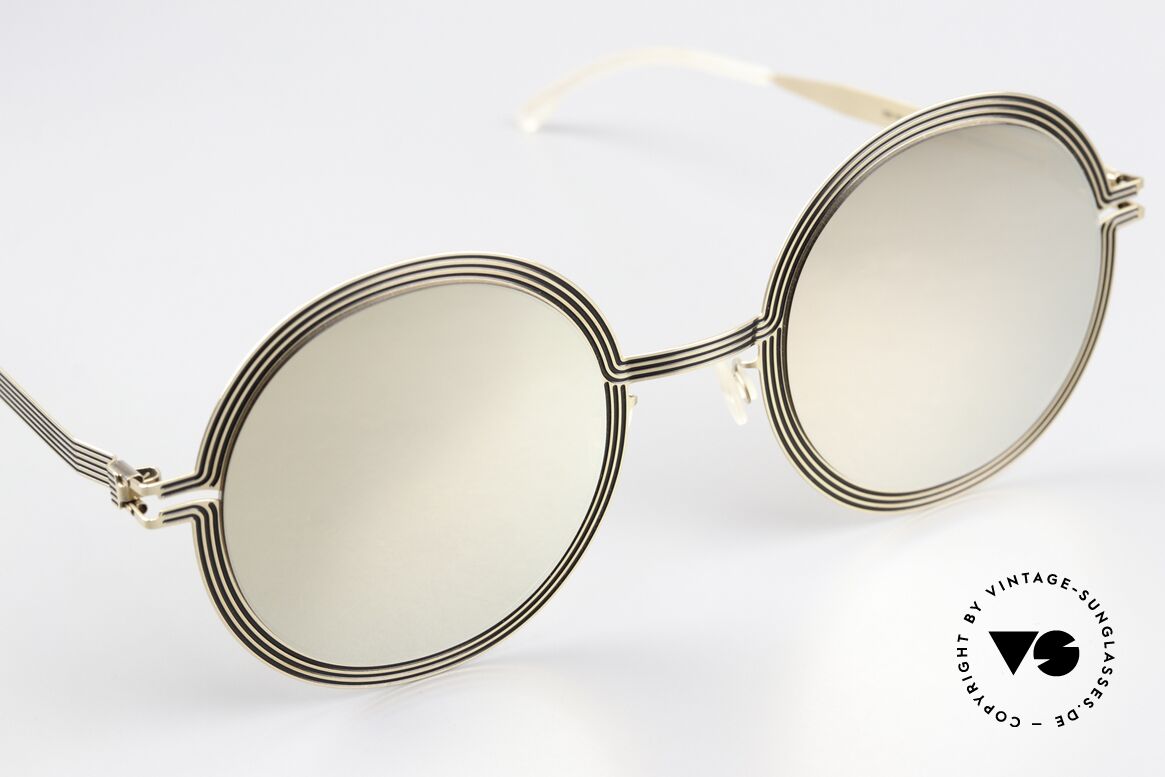 Mykita Studio 6.3 XXL Shades Gold Mirrored, this creates an almost psychedelic effect ;-) "3D", Made for Women