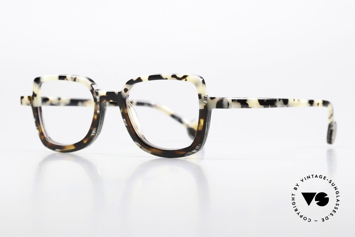 Theo Belgium Schommel Patterned Acetate Frame, from the "SWINGS" series in size 45-22, 135mm, Made for Men and Women