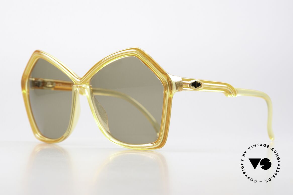 Christian Dior 2127 Rare 70's Ladies Sunglasses, brilliant Optyl material does not seem to age, Made for Women