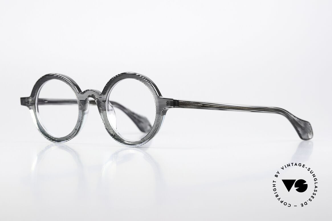 Theo Belgium Mille 88 Round Transparent Patterned, the frame design is simply magnificent (color 31), Made for Men and Women