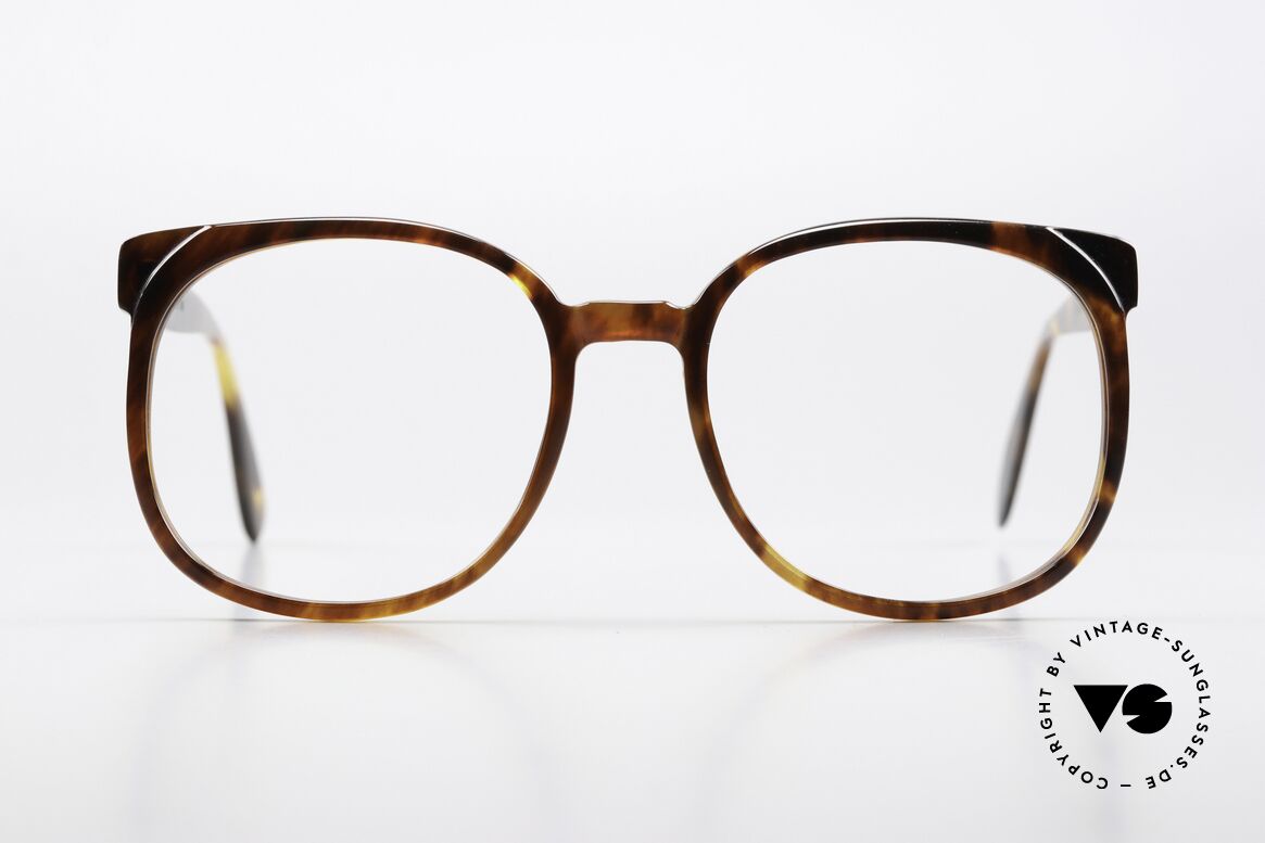 Robert La Roche 850 Fashion History From 1971, Robert La Roche designed together with Serge Kirchhofer, Made for Men and Women