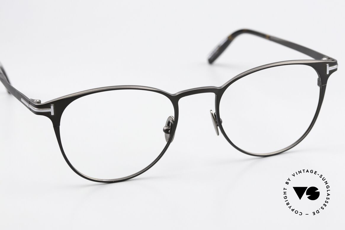 Tom Ford TF5936 Titan Frame Made in Japan, unworn original from the Tom Ford collection + case, Made for Men and Women