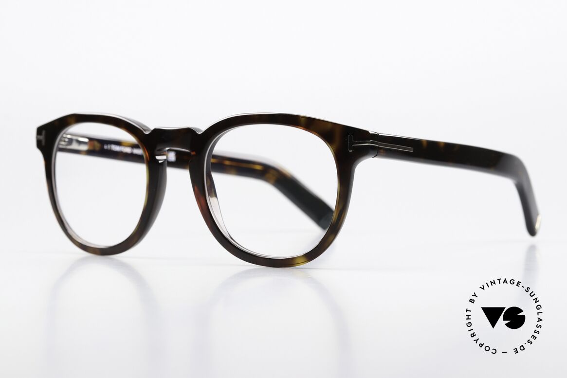 Tom Ford TF5629 Interesting Designer Specs, really timeless frame color with brown / tortoise, Made for Men and Women