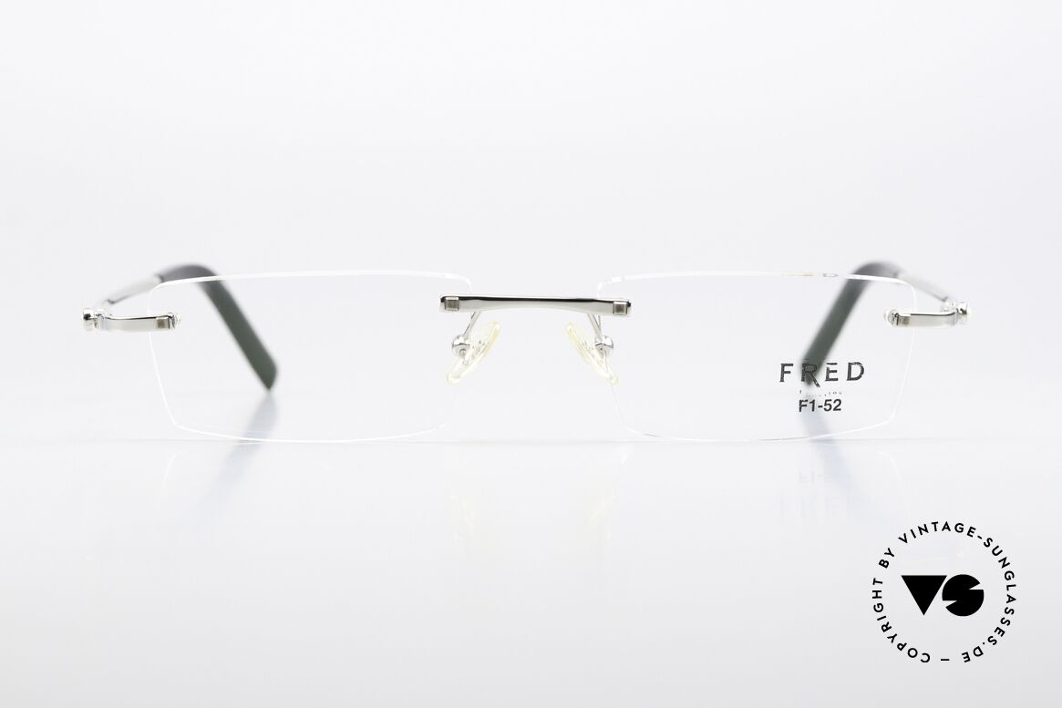 Fred Sainte-Lucie With Real Pearl On The Frame, precious frame for women and men; platinum-plated, Made for Men and Women