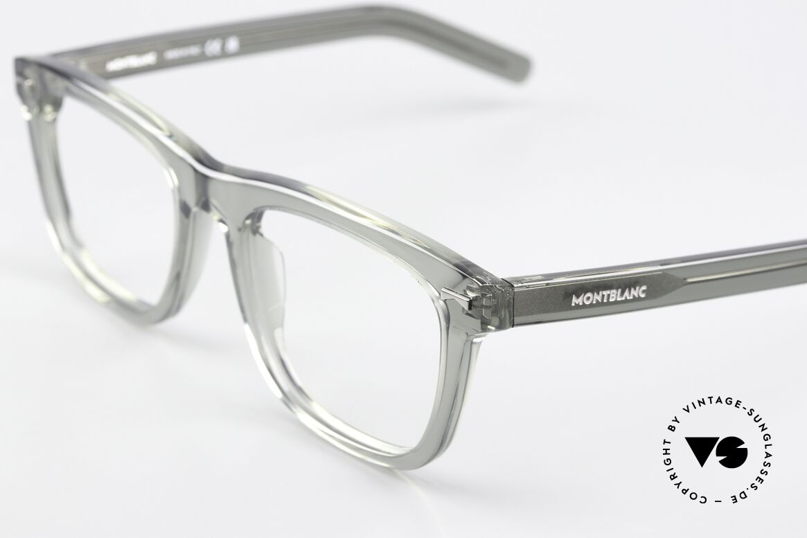 Montblanc MB0262O Men's Full Rim Specs Square, but also an eye-catcher as striking ladies' eyeglasses, Made for Men