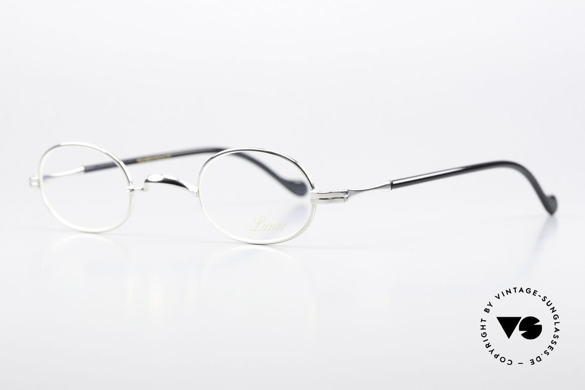 Lunor II A 08 Oval Frame Acetate Temples, plain design with a W-shaped bridge, platinum-plated, Made for Men and Women