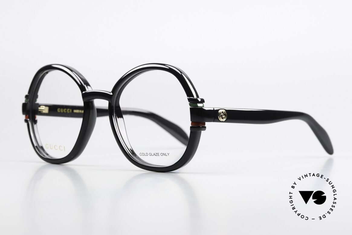 Gucci GG1069O Very Elegant Ladies Glasses, with a small golden GUCCI logo on both temples, Made for Women