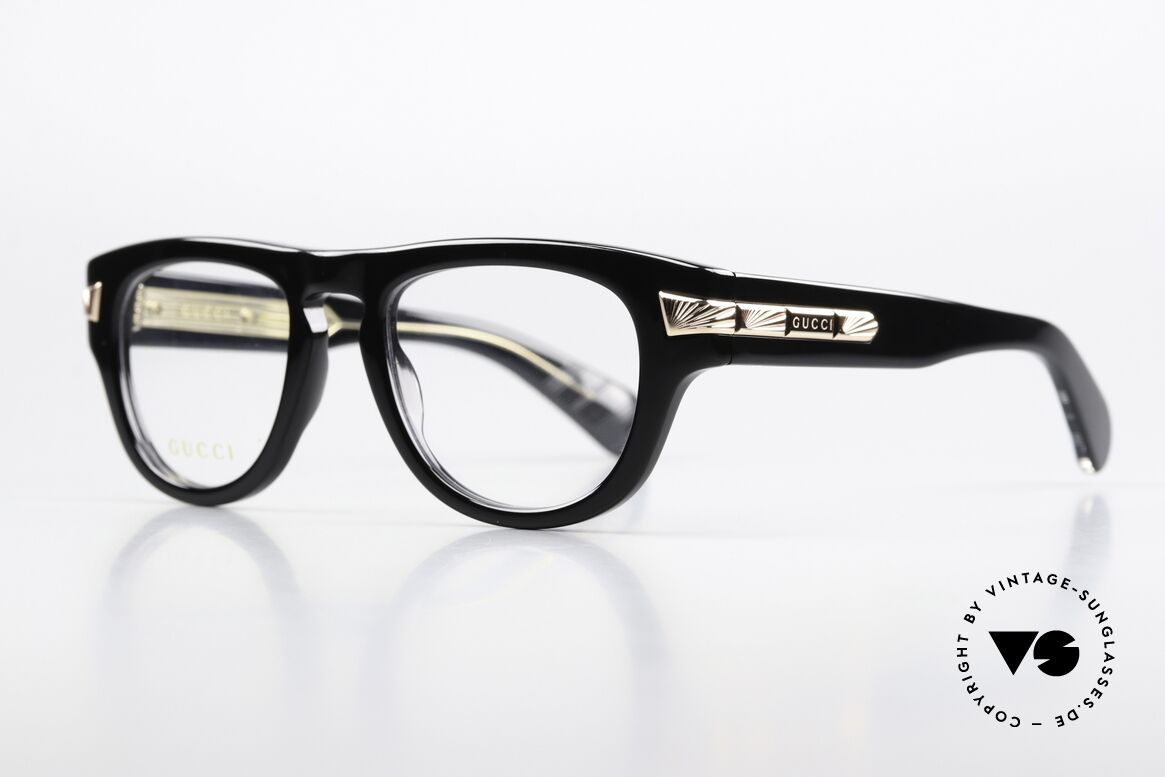 Gucci GG1519O Thick Black Frame Rosé Gold, with rosé gold GUCCI lettering on both temples, Made for Men and Women