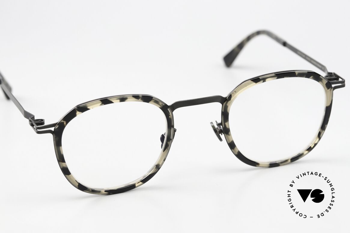 Mykita Birk Lite Frame Black / Antigua, unworn model from 2018 comes with original packing, Made for Men and Women