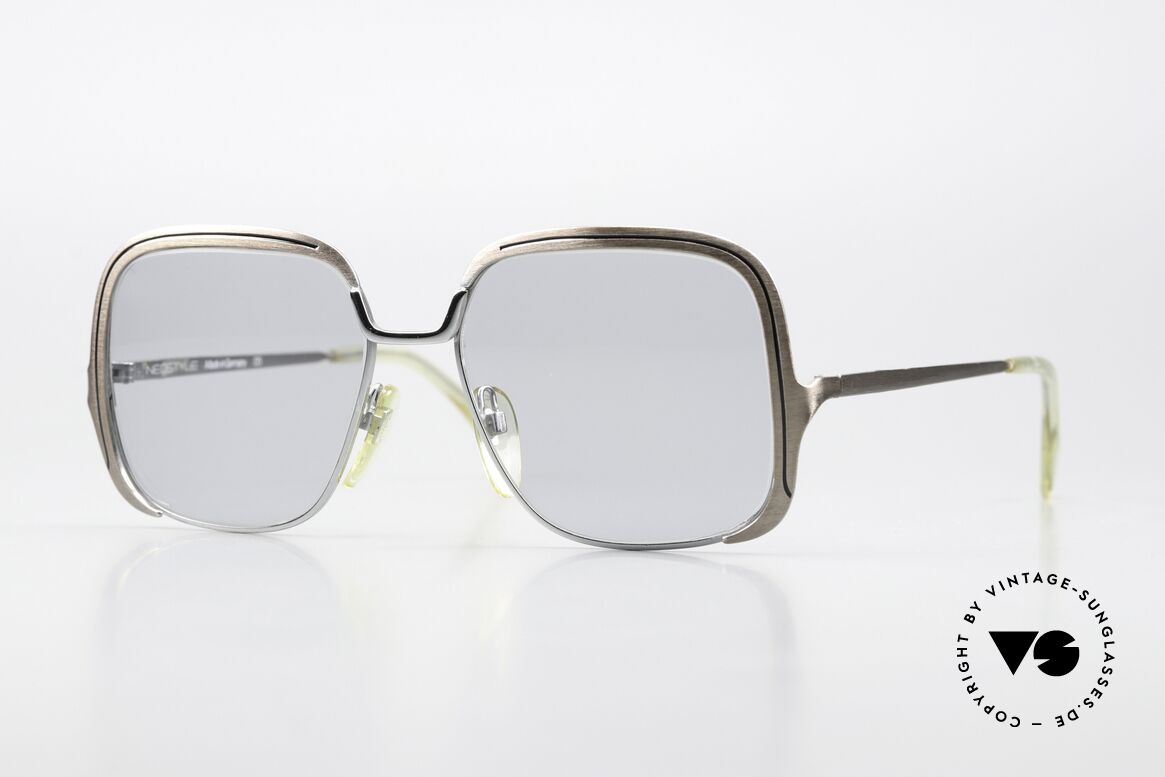 Neostyle Boutique 345 German 70's Craftsmanship, monolithic old vintage sunglasses by Neostyle, Made for Men and Women