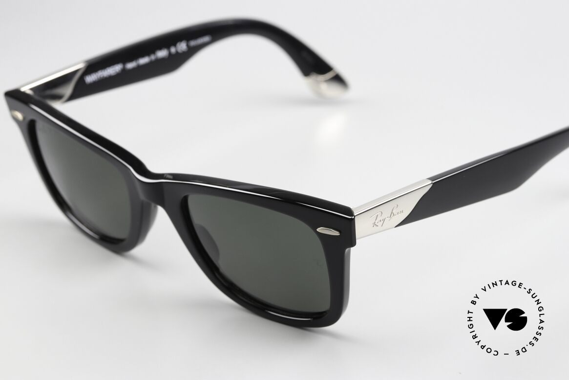 Ray Ban Wayfarer I Ultra Limited Edition 18k Gold, if not, read the orig. brochure (see last photo), Made for Men and Women