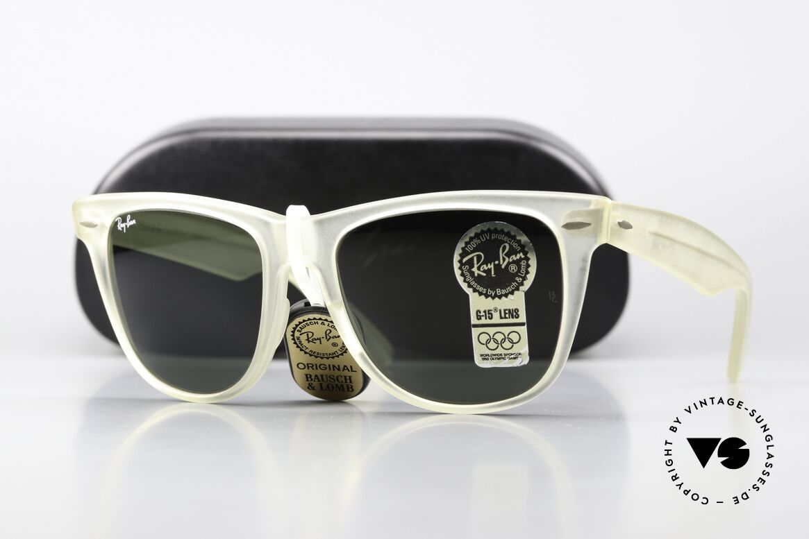 Ray Ban Wayfarer II Smoke Crystal Limited USA, never worn (like all our rare B&L vintage Wayfarers), Made for Men and Women