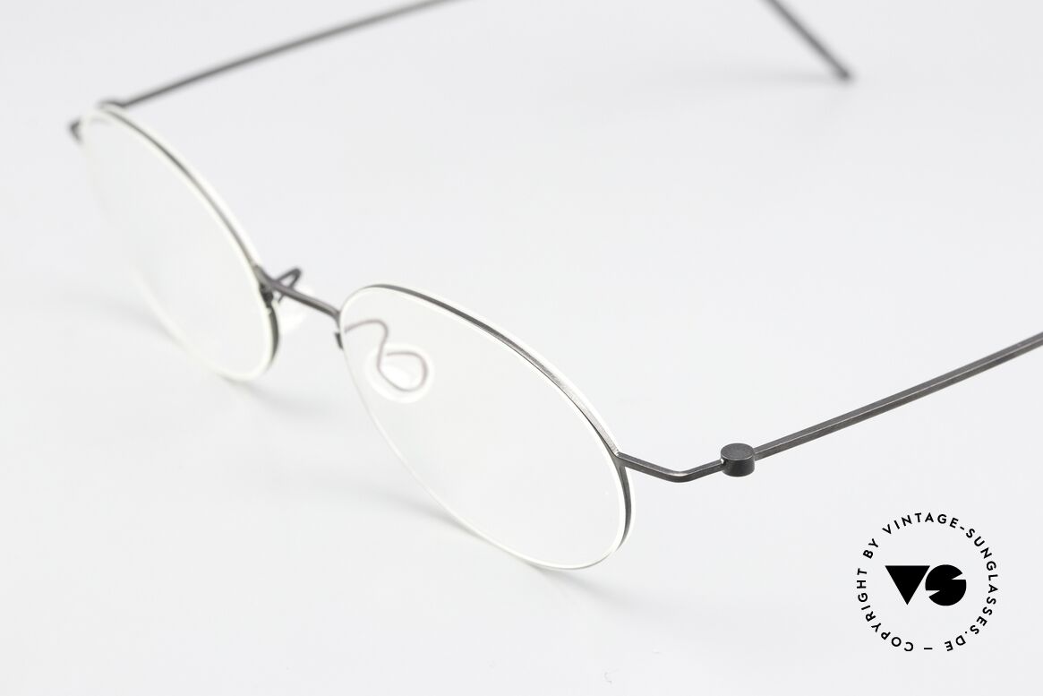 Lindberg 5503 Thintanium Thin Oval Specs Titan Black, very light and comfortable yet robust and flexible, Made for Men and Women
