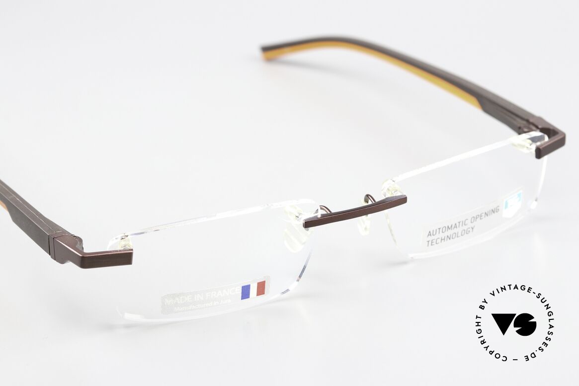 Tag Heuer 0844 Automatic Automatic Opening Tech, this offers more comfort & safety (frame doesn't slip), Made for Men