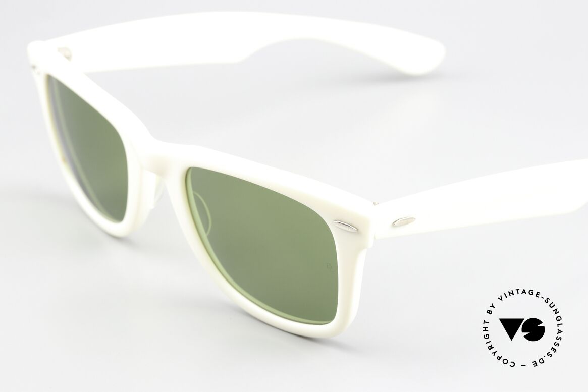 Ray Ban Wayfarer I USA RB3 Sun Lenses B&L, unworn condition (NOS); a true vintage rarity!, Made for Men and Women