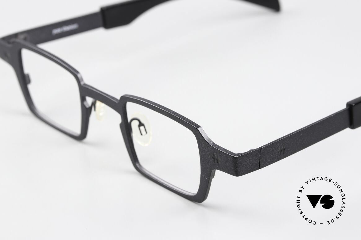 Theo Belgium Sixteen Titan Frame Black Metallic, high-end PURE TITANIUM frame in size 37/18, Made for Men and Women