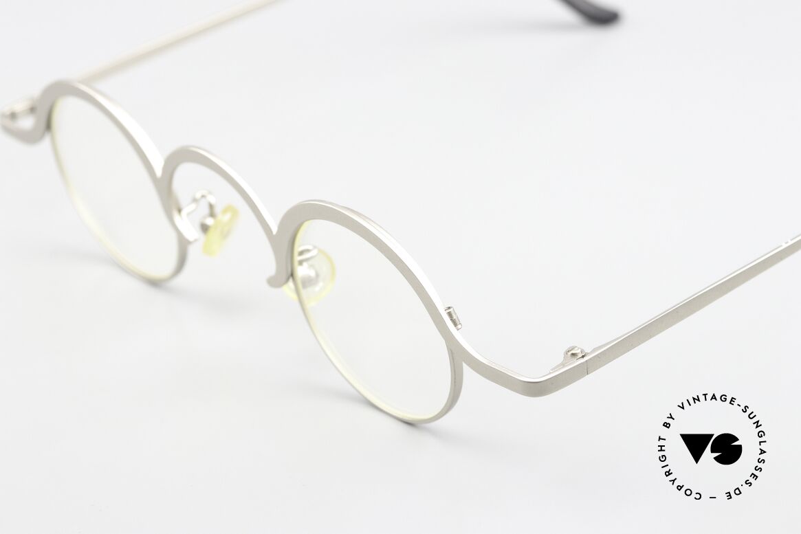 Theo Belgium Feu Artistic Round Eyewear, a really artistic frame in top-notch quality, Made for Men and Women