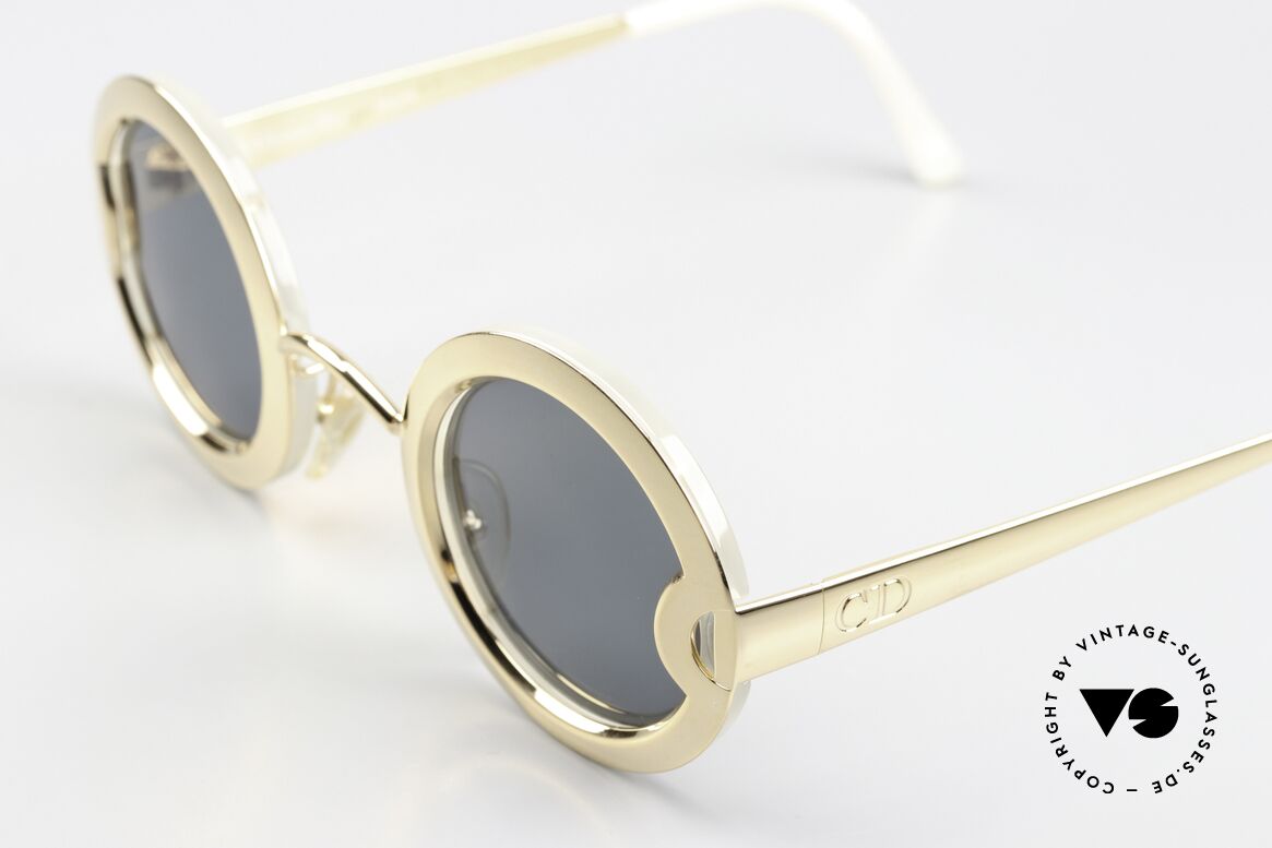 Christian Dior 2918 Advertising Campaign Model 95, precious (mother-of-pearl look and 22kt gold-plated), Made for Women