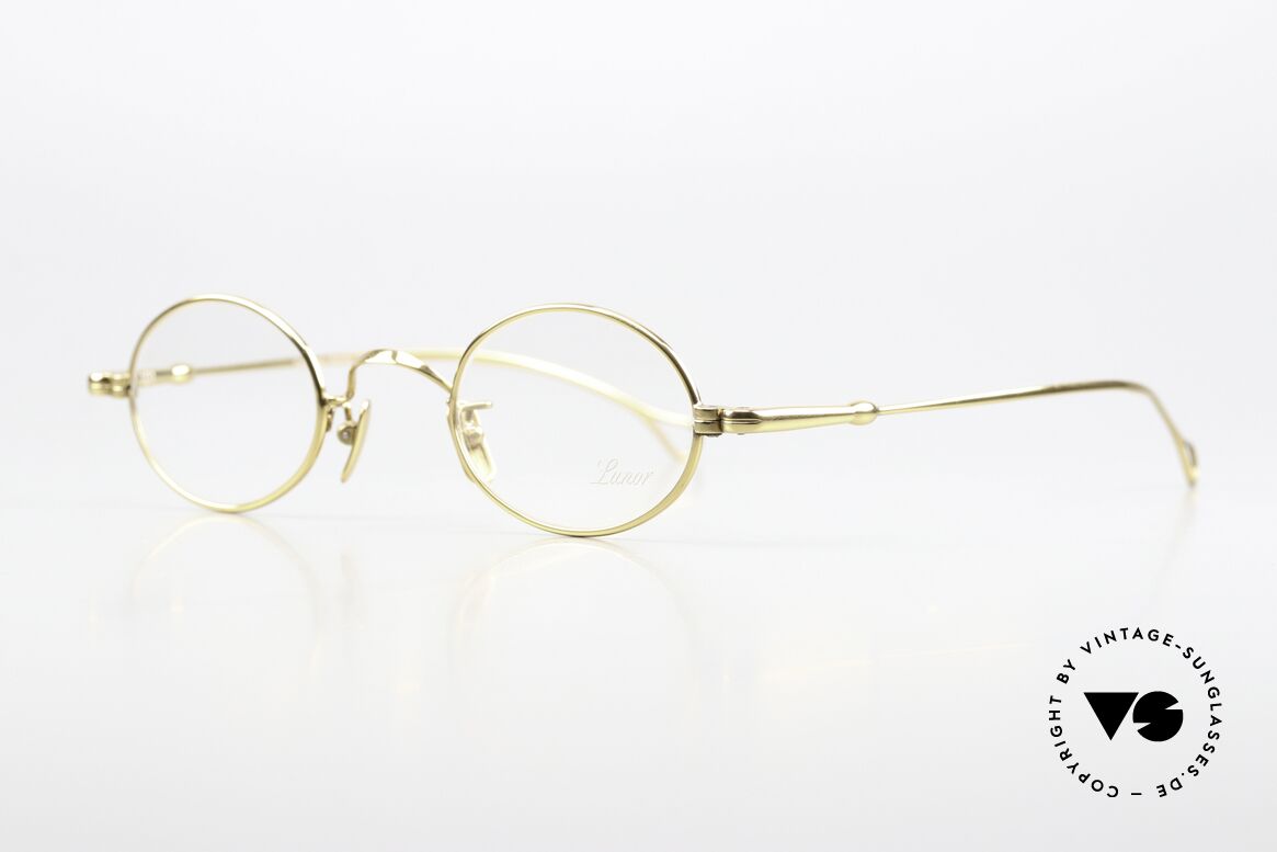 Lunor V 101 Small Oval Frame Gold Plated, an old 1990's/2000's original in a well-known quality, Made for Men and Women