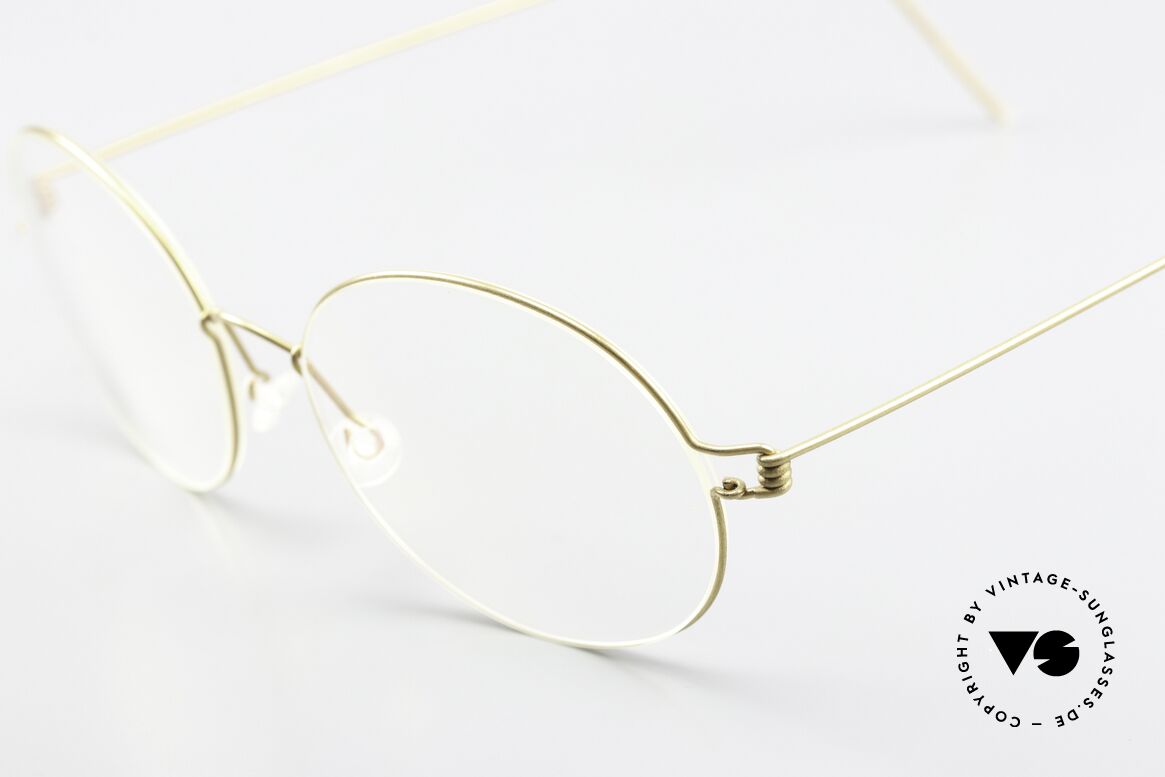 Lindberg Florence Air Titan Rim Round Oval Gold Unisex, extremely strong, resilient and flexible (and 3g only!), Made for Men and Women Lindberg Florence Air Titan Rim Round Oval Gold Unisex, extremely strong, resilient and flexible (and 3g only!), Made for Men and Women