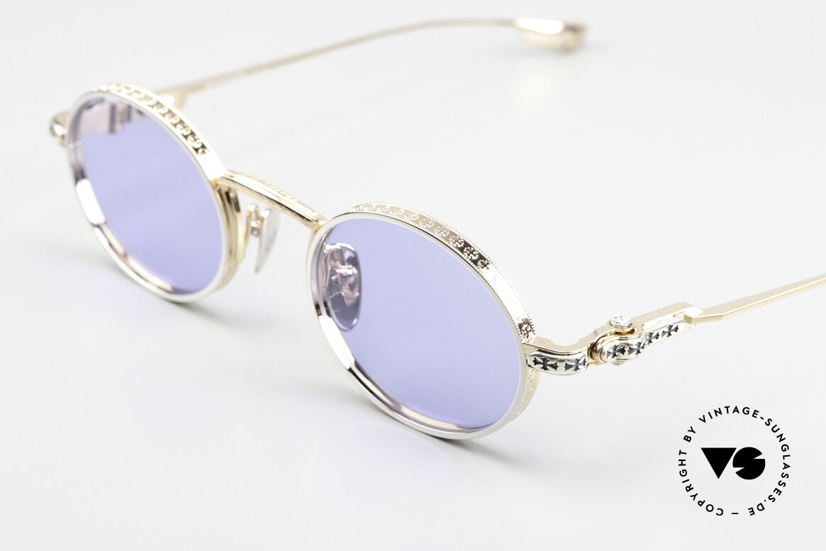 Chrome Hearts Honey Dipped Advertising Campaign Model, reminds us of the sunglasses Ozzy wore in the 90's, Made for Men and Women Chrome Hearts Honey Dipped Advertising Campaign Model, reminds us of the sunglasses Ozzy wore in the 90's, Made for Men and Women