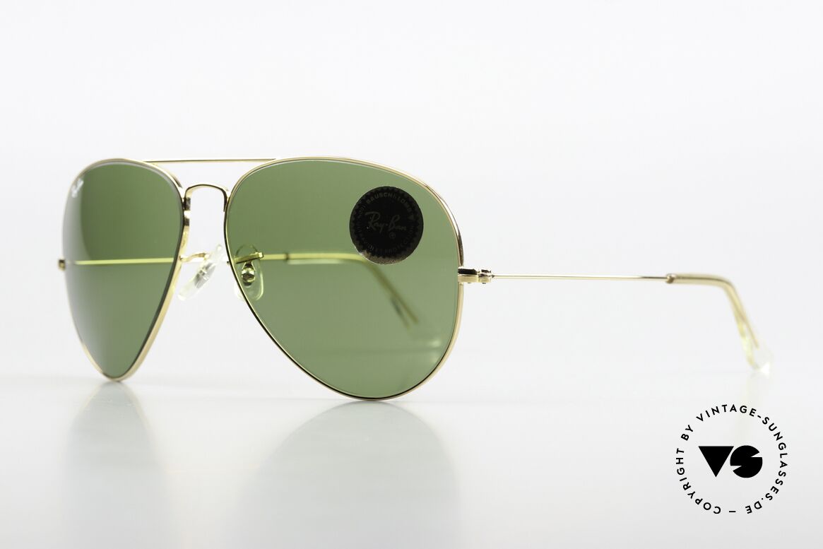 Ray Ban Large Metal II 80's Pilot Sunglasses RB3 Lens, made in the 70's and 80's by Bausch&Lomb, U.S.A., Made for Men Ray Ban Large Metal II 80's Pilot Sunglasses RB3 Lens, made in the 70's and 80's by Bausch&Lomb, U.S.A., Made for Men