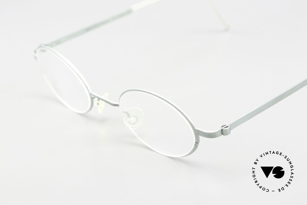 Lindberg 5000 Strip Titan Interesting Pale Green Color, simply timeless, stylish & innovative: grade 'vintage', Made for Men and Women