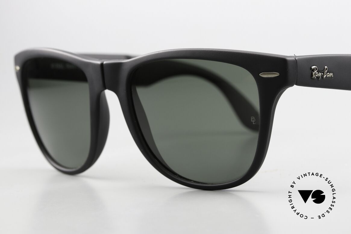 Ray Ban Wayfarer II Folding Foldable Wayfarer Sunglasses, never worn (like all our vintage USA Ray-Bans), Made for Men