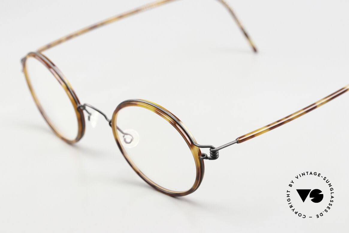 Lindberg Harley Air Titan Rim Round Glasses Women & Men, frame color: matte black with acetate cover in 'tortoise', Made for Men and Women Lindberg Harley Air Titan Rim Round Glasses Women & Men, frame color: matte black with acetate cover in 'tortoise', Made for Men and Women