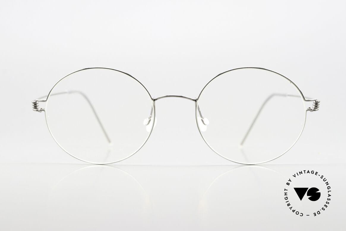 Lindberg Dakota 51 Air Titan Rim Round Glasses Ladies And Gents, round eyeglass-frame with color P10 = polished silver, Made for Men and Women Lindberg Dakota 51 Air Titan Rim Round Glasses Ladies And Gents, round eyeglass-frame with color P10 = polished silver, Made for Men and Women