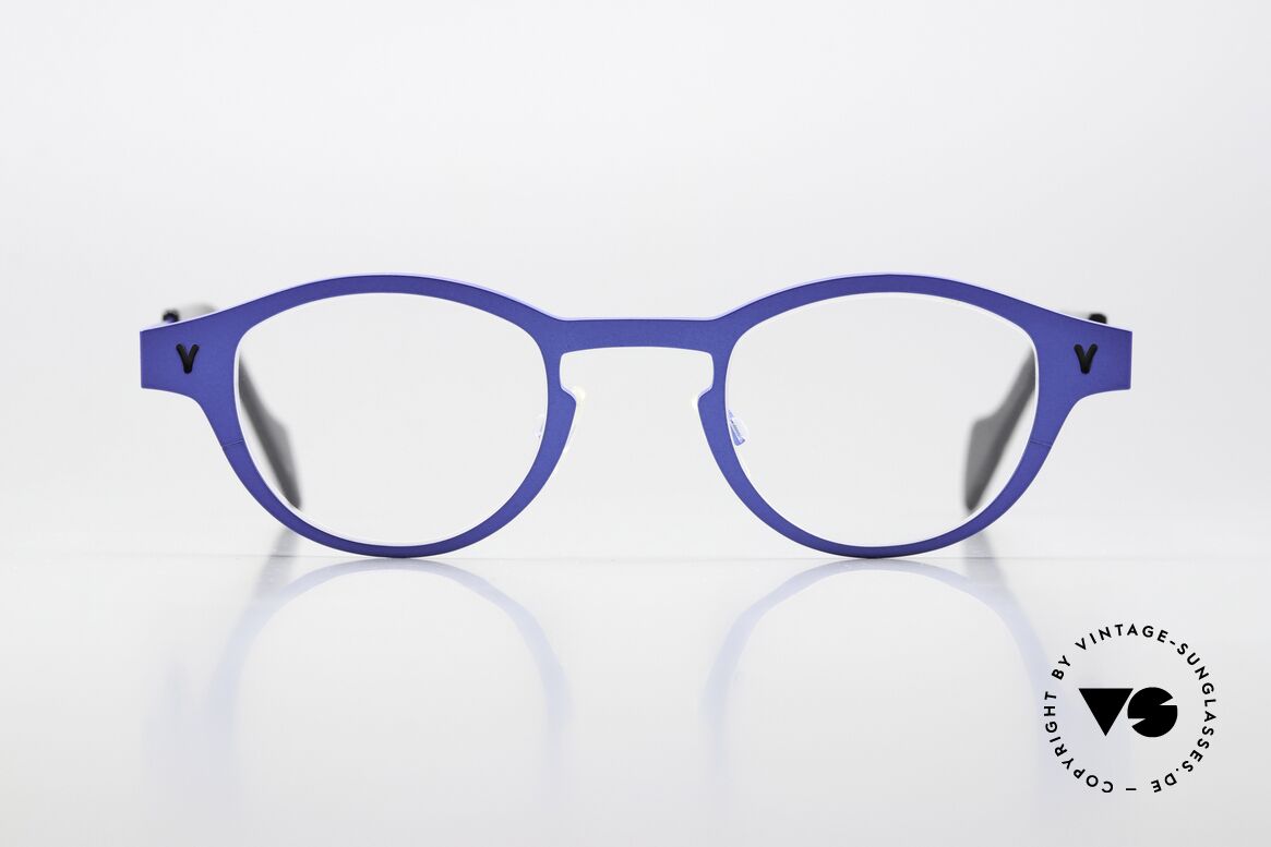 Theo Belgium Seventeen Ladies & Gents Specs Titan, model Seventeen with color 601 (blue metallic), Made for Men and Women Theo Belgium Seventeen Ladies & Gents Specs Titan, model Seventeen with color 601 (blue metallic), Made for Men and Women