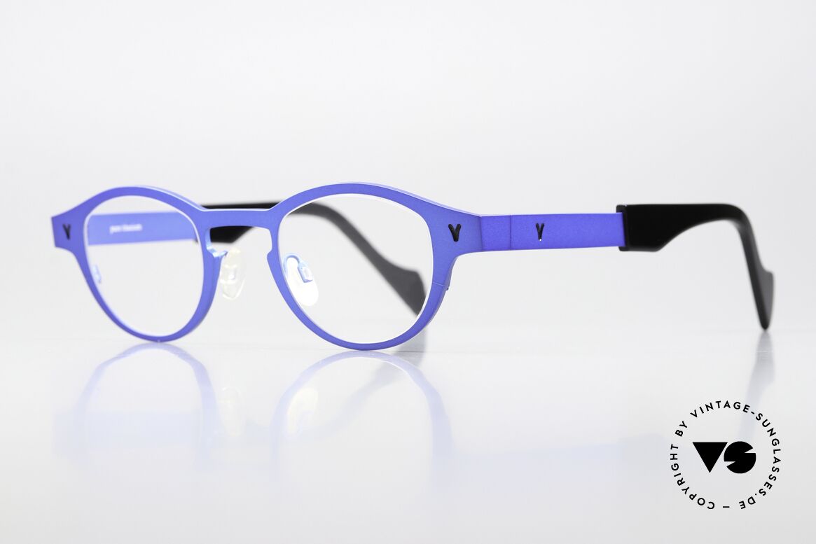 Theo Belgium Seventeen Ladies & Gents Specs Titan, avant-garde eyeglasses for ladies and gentlemen, Made for Men and Women Theo Belgium Seventeen Ladies & Gents Specs Titan, avant-garde eyeglasses for ladies and gentlemen, Made for Men and Women