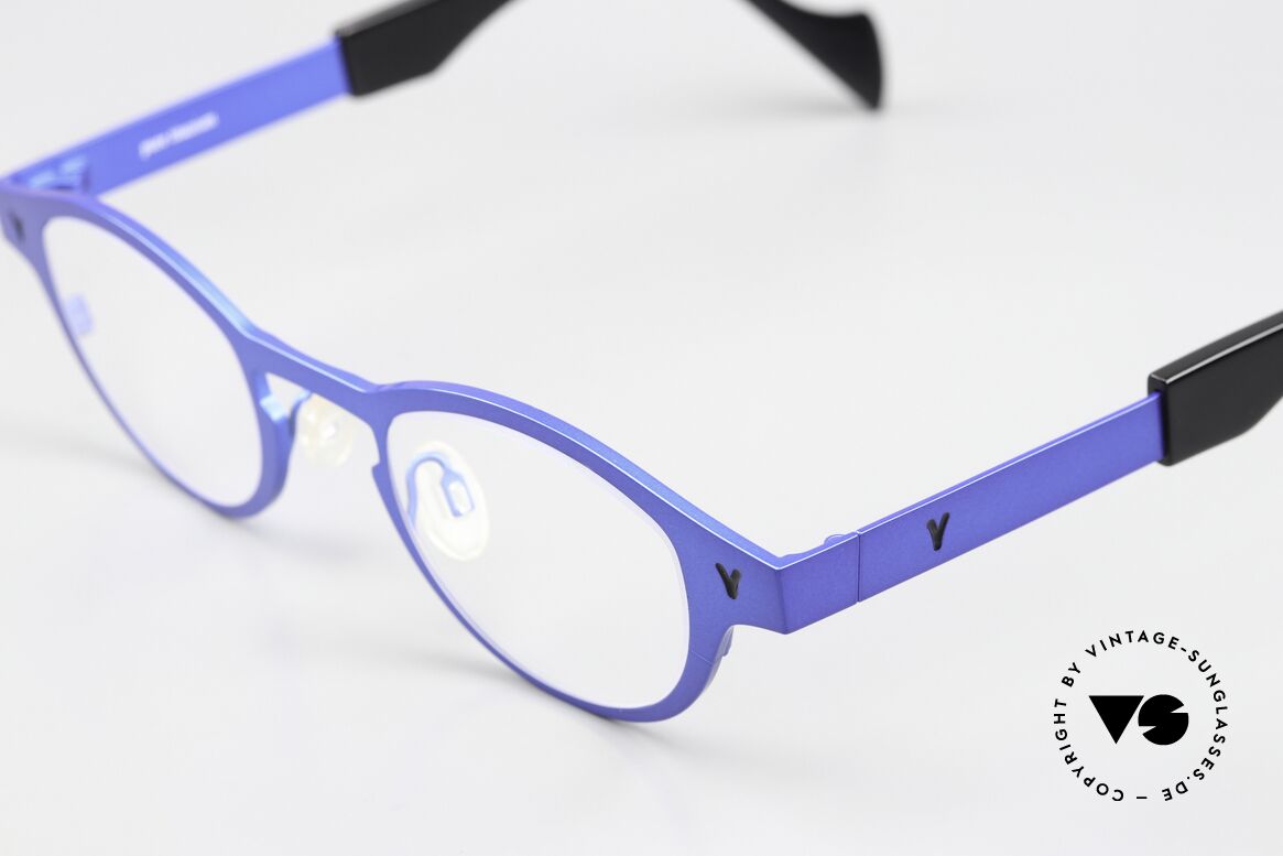 Theo Belgium Seventeen Ladies & Gents Specs Titan, PURE TITANIUM frame: top-notch craftsmanship, Made for Men and Women Theo Belgium Seventeen Ladies & Gents Specs Titan, PURE TITANIUM frame: top-notch craftsmanship, Made for Men and Women