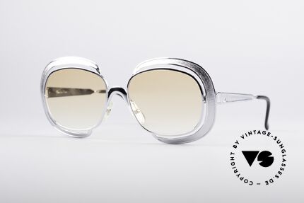 Christian Dior 1208 Lovely 70's Shades, wonderful Christian Dior designer sunglasses from 1974, Made for Women