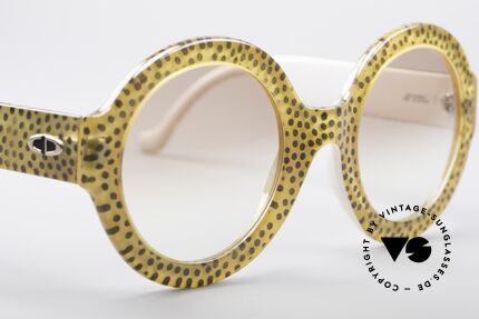 Christian Dior 2567 Round 90's Shades, new old stock (like all our vintage eyewear by Dior), Made for Women