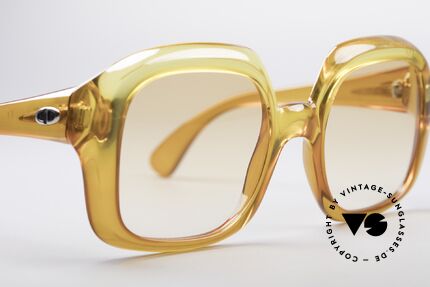 Christian Dior 1206 70's Vintage Frame, frame does not seem to age (shines like just produced), Made for Women