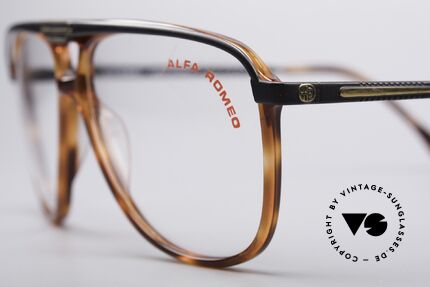 Alfa Romeo 95-22 Alfisti Vintage Frame, legendary italian accessory for your classic sports car, Made for Men