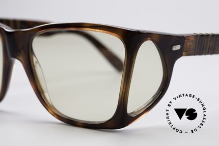 Persol 009 Ratti Changeable Persolmatic, scratch-resistant mineral lenses (Persol engraving), Made for Men