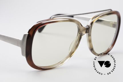 Metzler 860 Zeiss Umbramatic Lenses, unworn; NOS (like all our vintage 1970's sunglasses), Made for Men