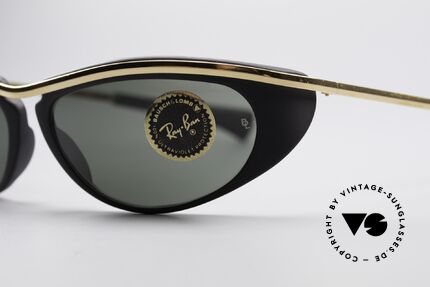 Ray Ban Olympian V 90's B&L USA Shades, unworn (like all our old sunglasses by RAY-BAN), Made for Men and Women